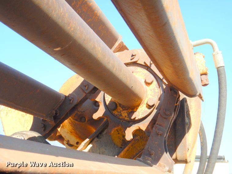 image for item DN1247 1996 John Deere 762B II  elevating scraper