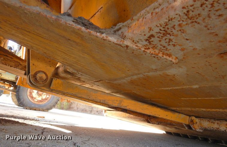 image for item DN1247 1996 John Deere 762B II  elevating scraper