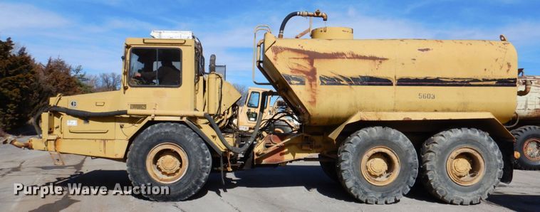 image for item DN1249 1988 Caterpillar D250B  water wagon