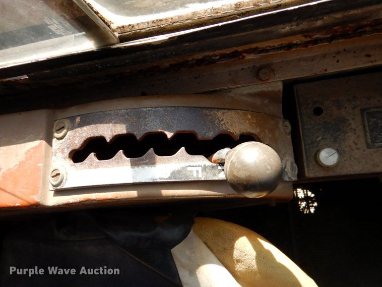 image for item DN1249 1988 Caterpillar D250B  water wagon