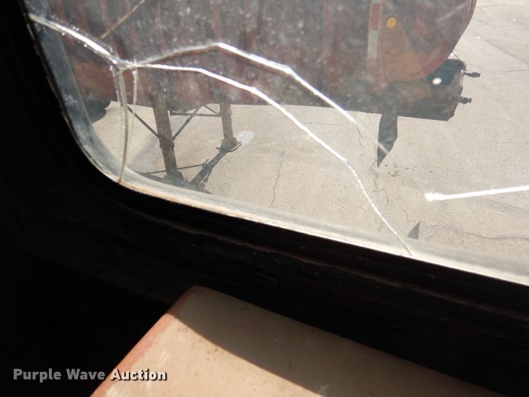 image for item DN1249 1988 Caterpillar D250B  water wagon