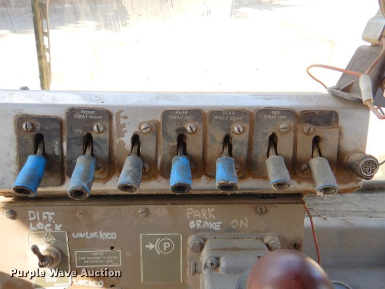 image for item DN1249 1988 Caterpillar D250B  water wagon