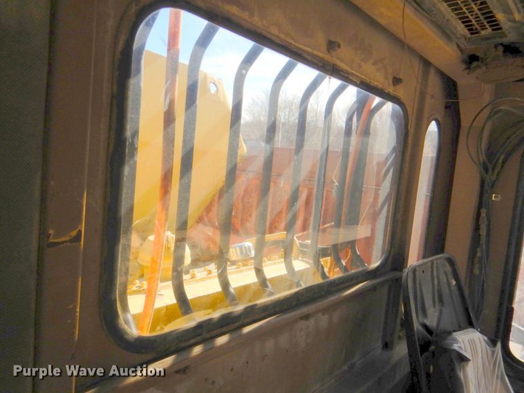 image for item DN1249 1988 Caterpillar D250B  water wagon