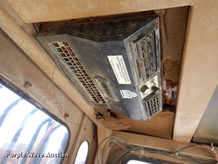 image for item DN1249 1988 Caterpillar D250B  water wagon