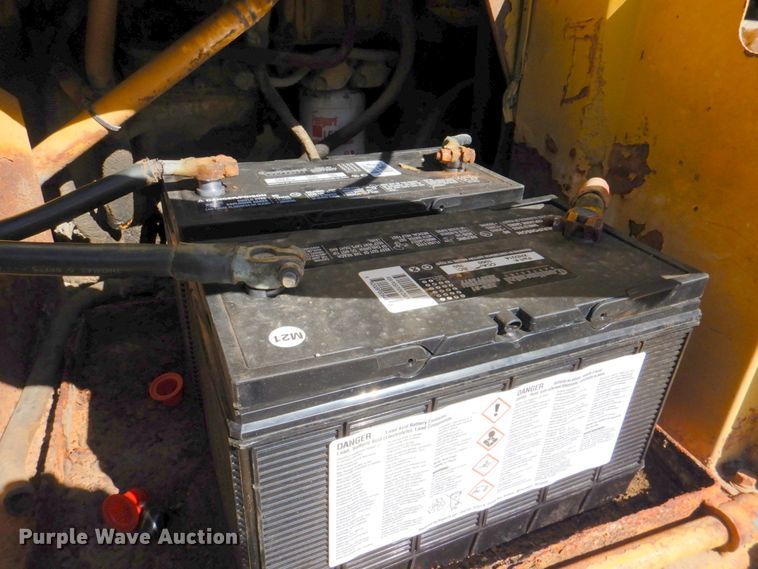 image for item DN1249 1988 Caterpillar D250B  water wagon