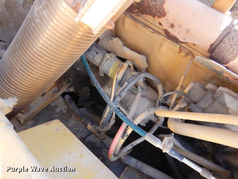 image for item DN1249 1988 Caterpillar D250B  water wagon