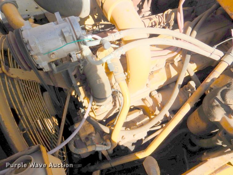 image for item DN1249 1988 Caterpillar D250B  water wagon