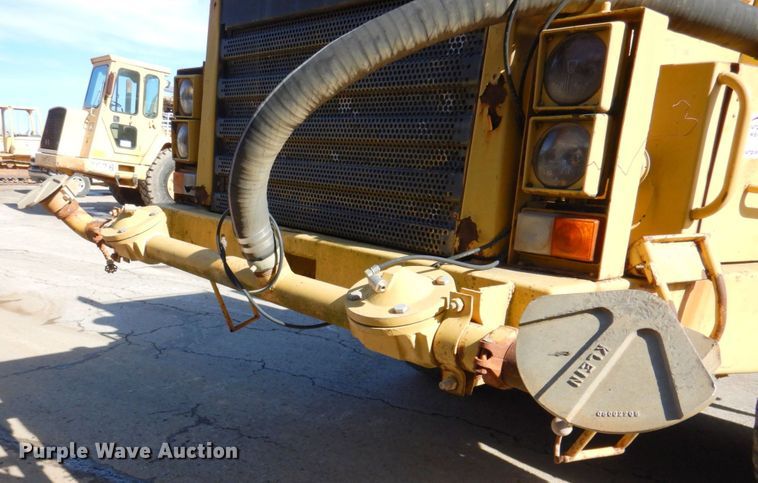image for item DN1249 1988 Caterpillar D250B  water wagon