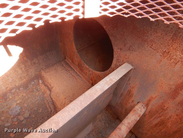 image for item DN1249 1988 Caterpillar D250B  water wagon