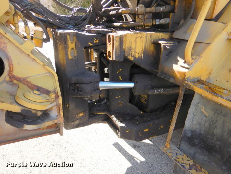 image for item DN1249 1988 Caterpillar D250B  water wagon