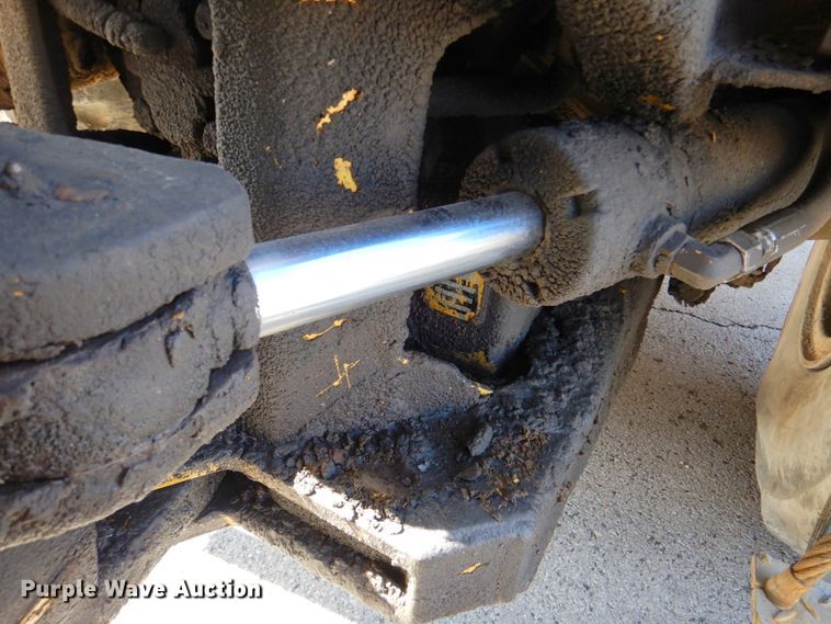 image for item DN1249 1988 Caterpillar D250B  water wagon