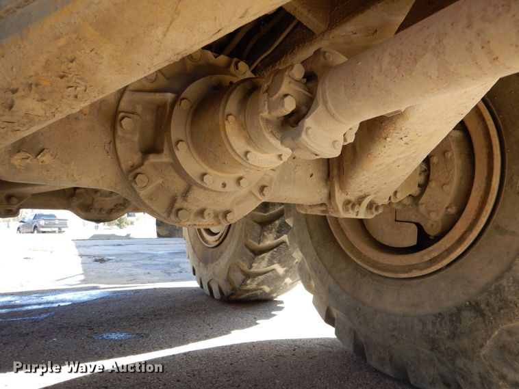 image for item DN1249 1988 Caterpillar D250B  water wagon