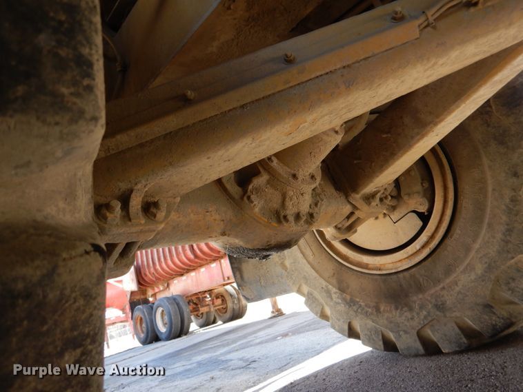 image for item DN1249 1988 Caterpillar D250B  water wagon