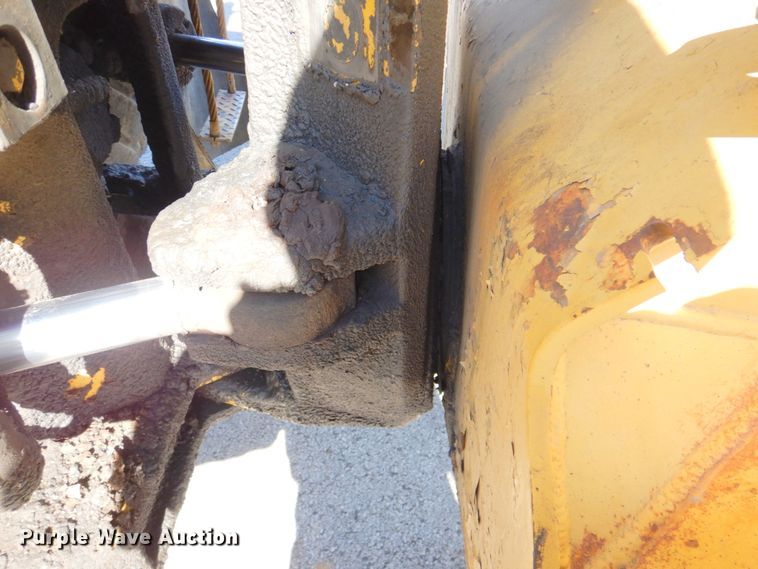image for item DN1249 1988 Caterpillar D250B  water wagon