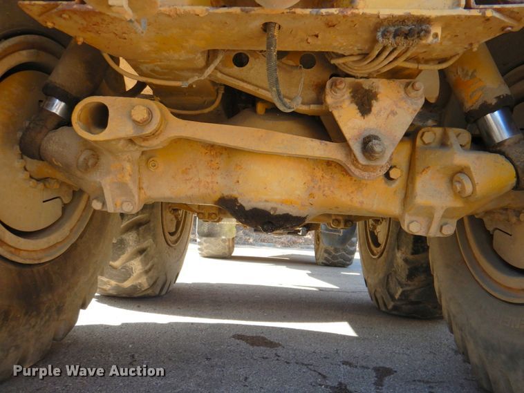 image for item DN1249 1988 Caterpillar D250B  water wagon