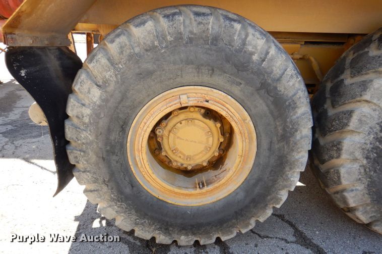 image for item DN1249 1988 Caterpillar D250B  water wagon