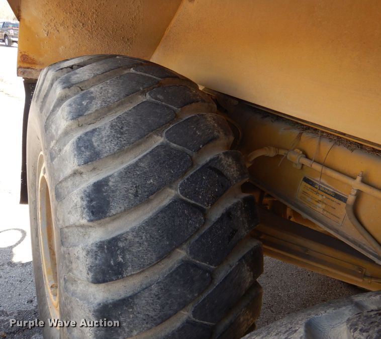 image for item DN1249 1988 Caterpillar D250B  water wagon