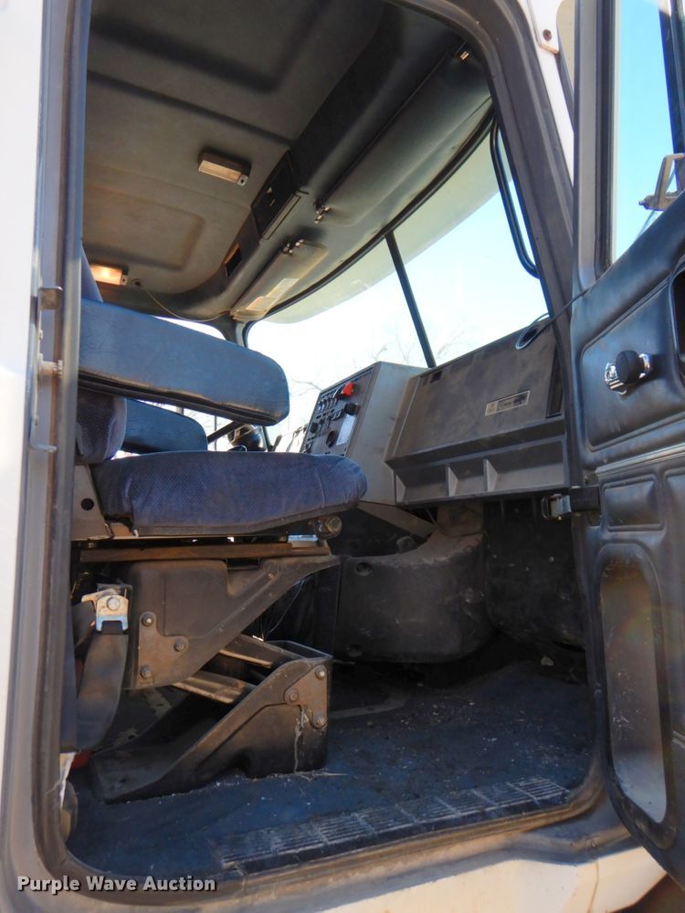 image for item DN1269 1998 Mack CH613  dump truck