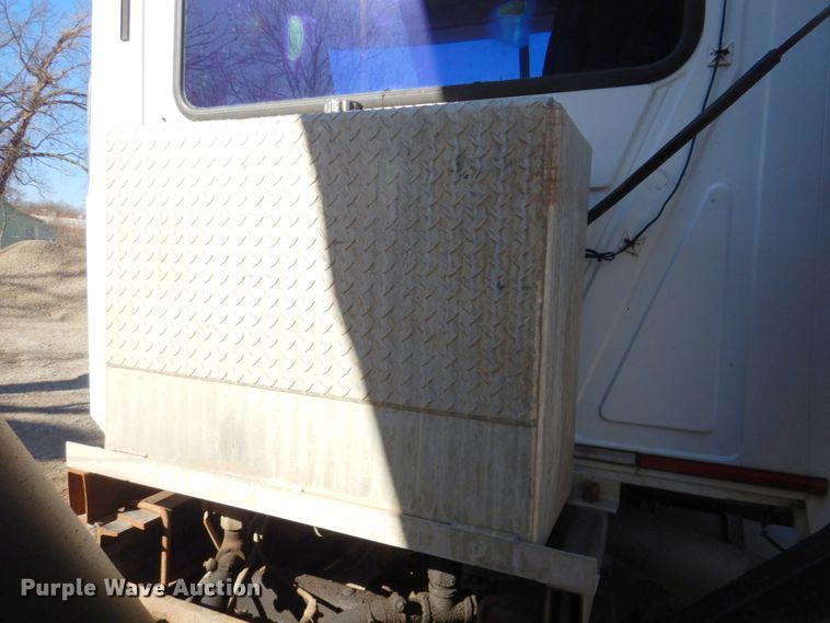 image for item DN1269 1998 Mack CH613  dump truck