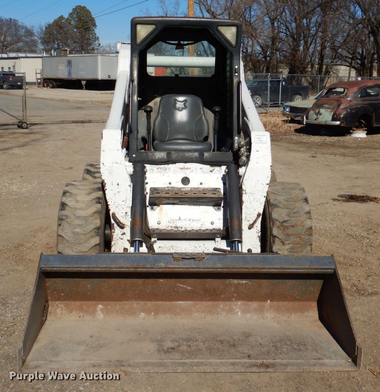 image for item DN1270 2006 Bobcat S250  skid steer loader