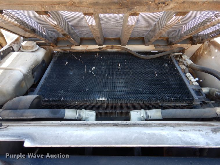 image for item DN1270 2006 Bobcat S250  skid steer loader