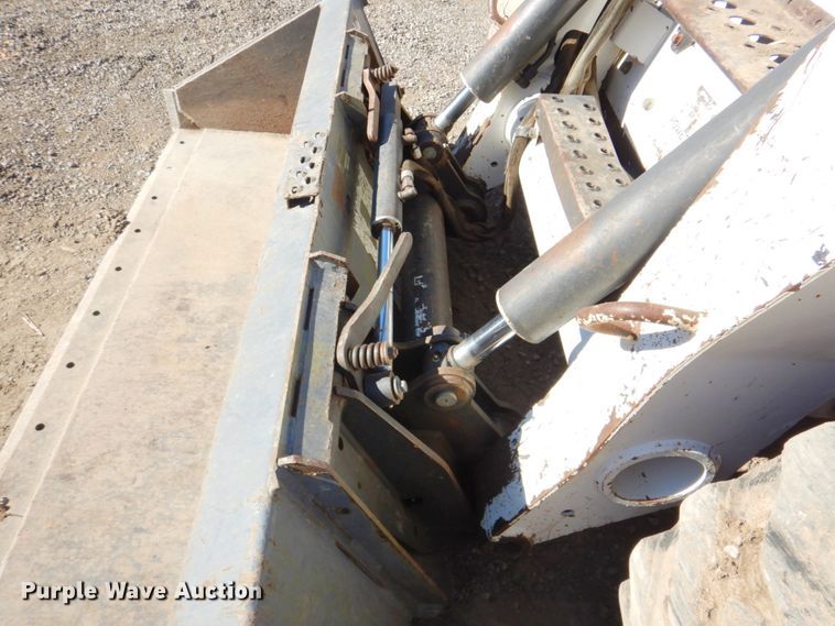 image for item DN1270 2006 Bobcat S250  skid steer loader