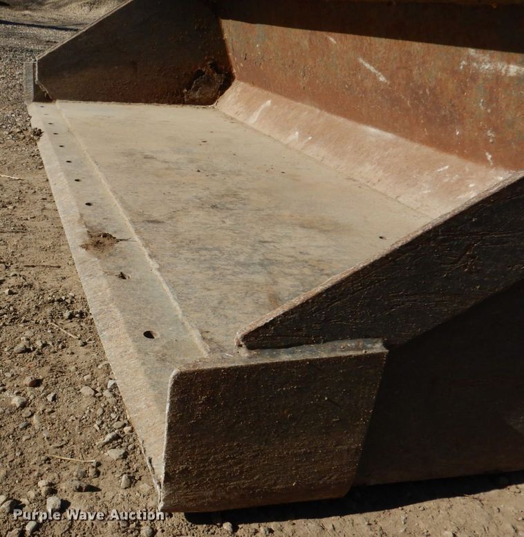 image for item DN1270 2006 Bobcat S250  skid steer loader