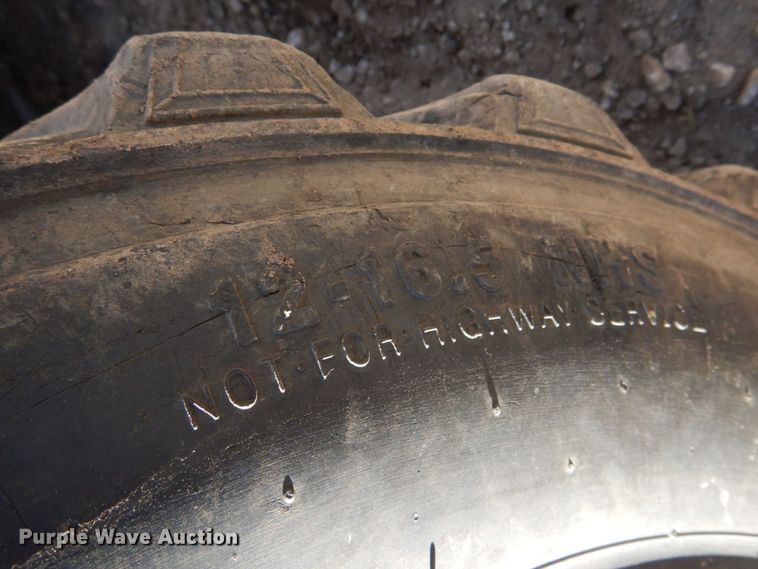 image for item DN1270 2006 Bobcat S250  skid steer loader