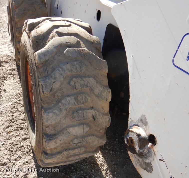 image for item DN1270 2006 Bobcat S250  skid steer loader