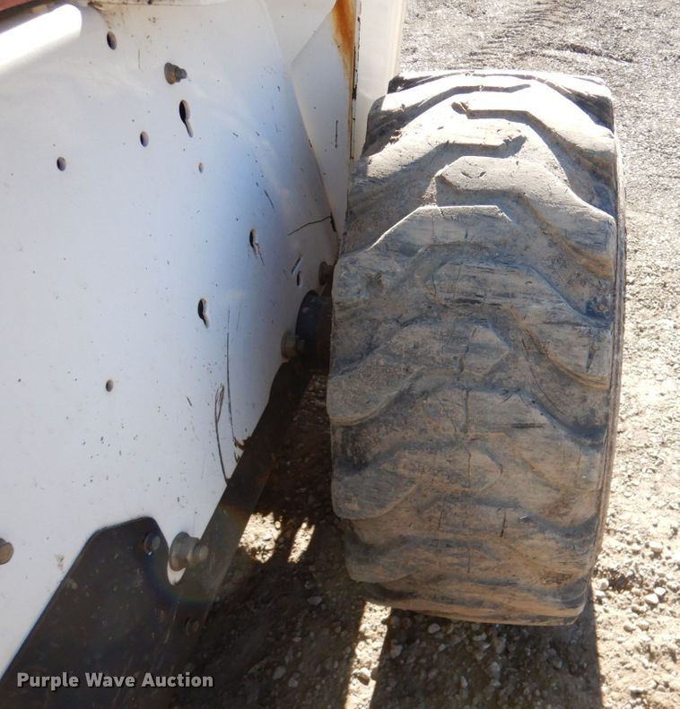 image for item DN1270 2006 Bobcat S250  skid steer loader