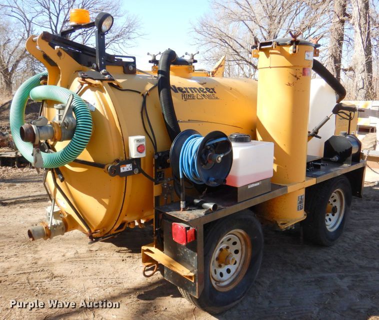 image for item DN1271 2005 Vermeer 550  vacuum excavator