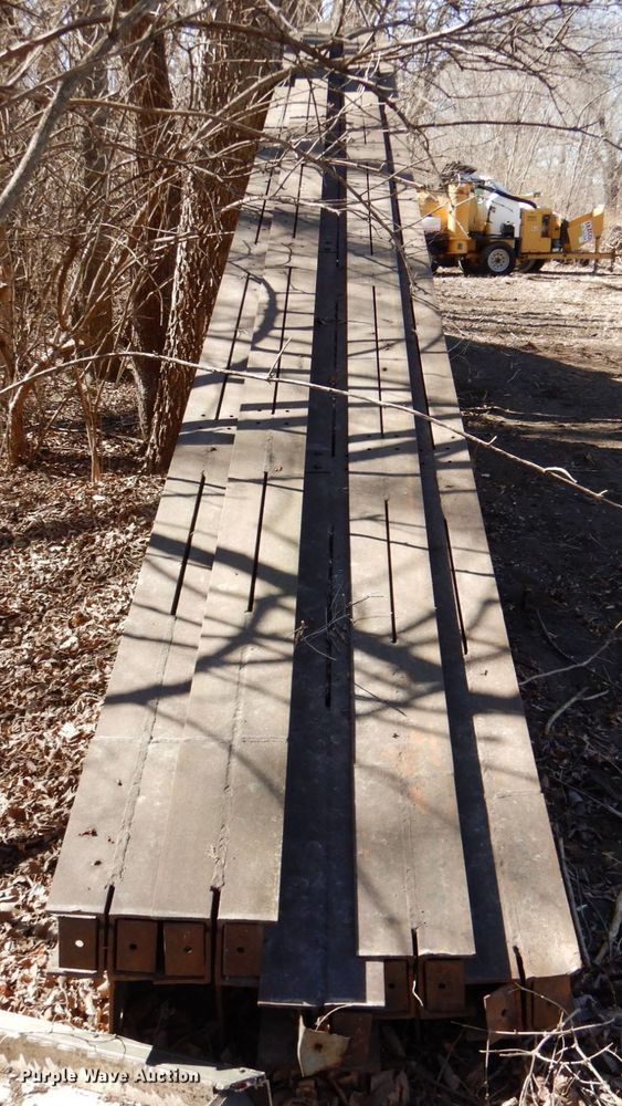 image for item DN1272 (5) steel trusses