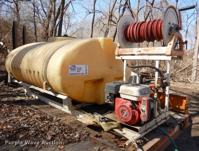 image for item DN1273 Tank with pump