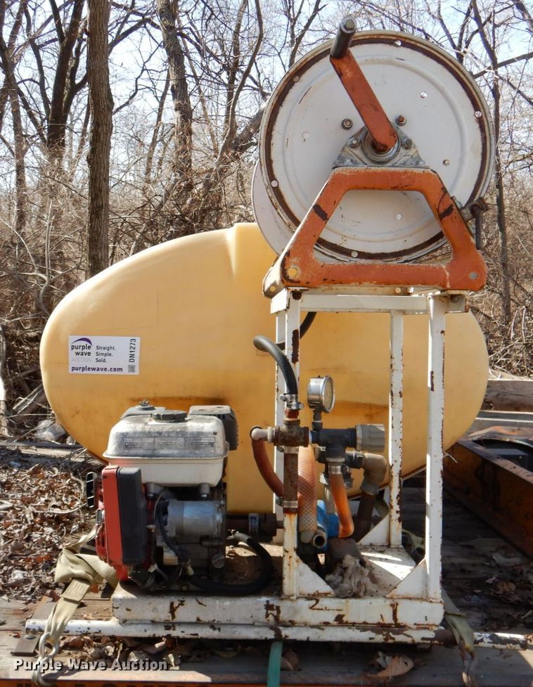 image for item DN1273 Tank with pump