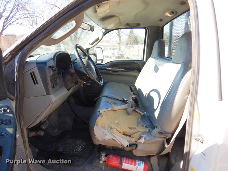 image for item DN1274 2007 Ford F450 Super Duty XL  flatbed truck