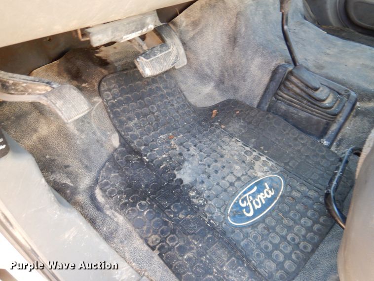 image for item DN1274 2007 Ford F450 Super Duty XL  flatbed truck