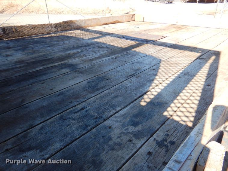 image for item DN1274 2007 Ford F450 Super Duty XL  flatbed truck