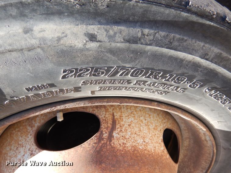 image for item DN1274 2007 Ford F450 Super Duty XL  flatbed truck