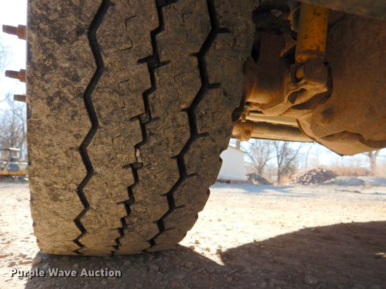 image for item DN1274 2007 Ford F450 Super Duty XL  flatbed truck