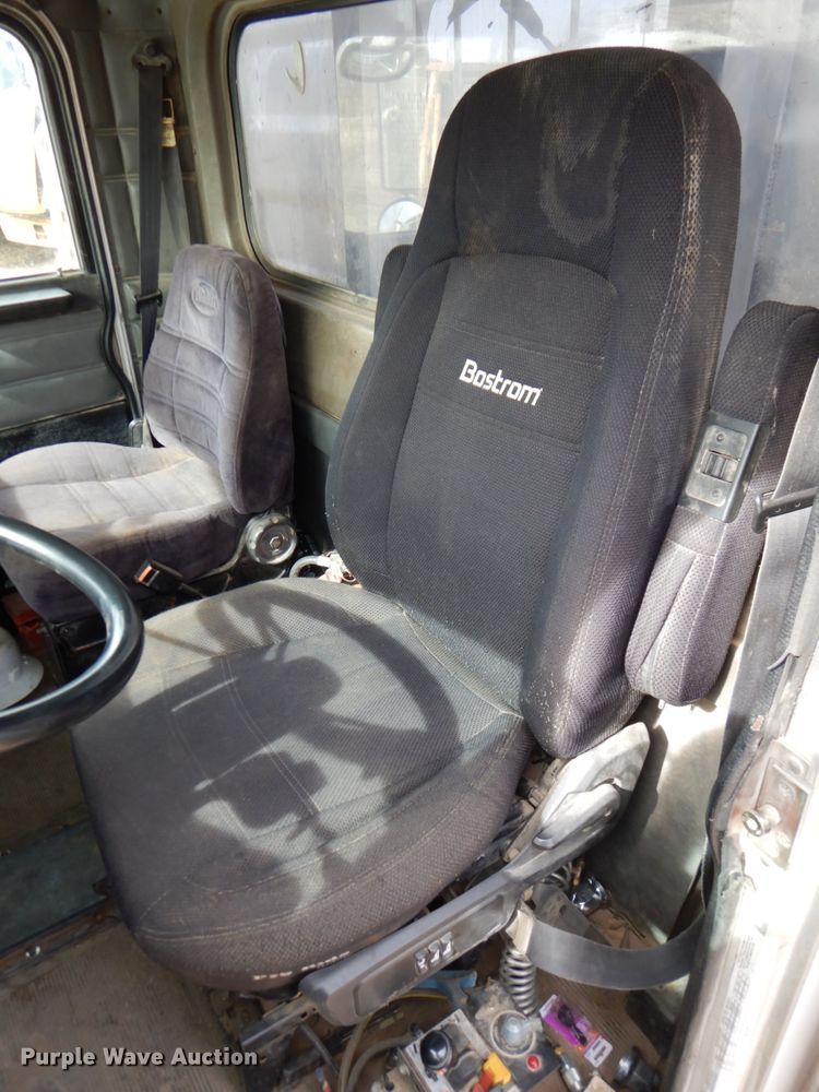 image for item DN1277 1998 Peterbilt 379  semi truck