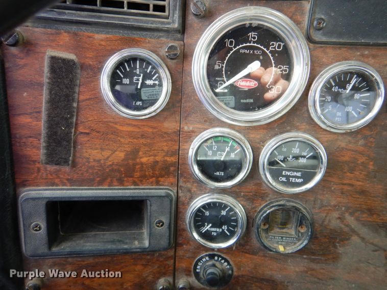 image for item DN1277 1998 Peterbilt 379  semi truck