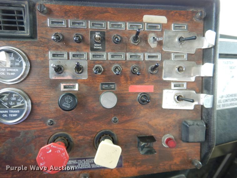 image for item DN1277 1998 Peterbilt 379  semi truck