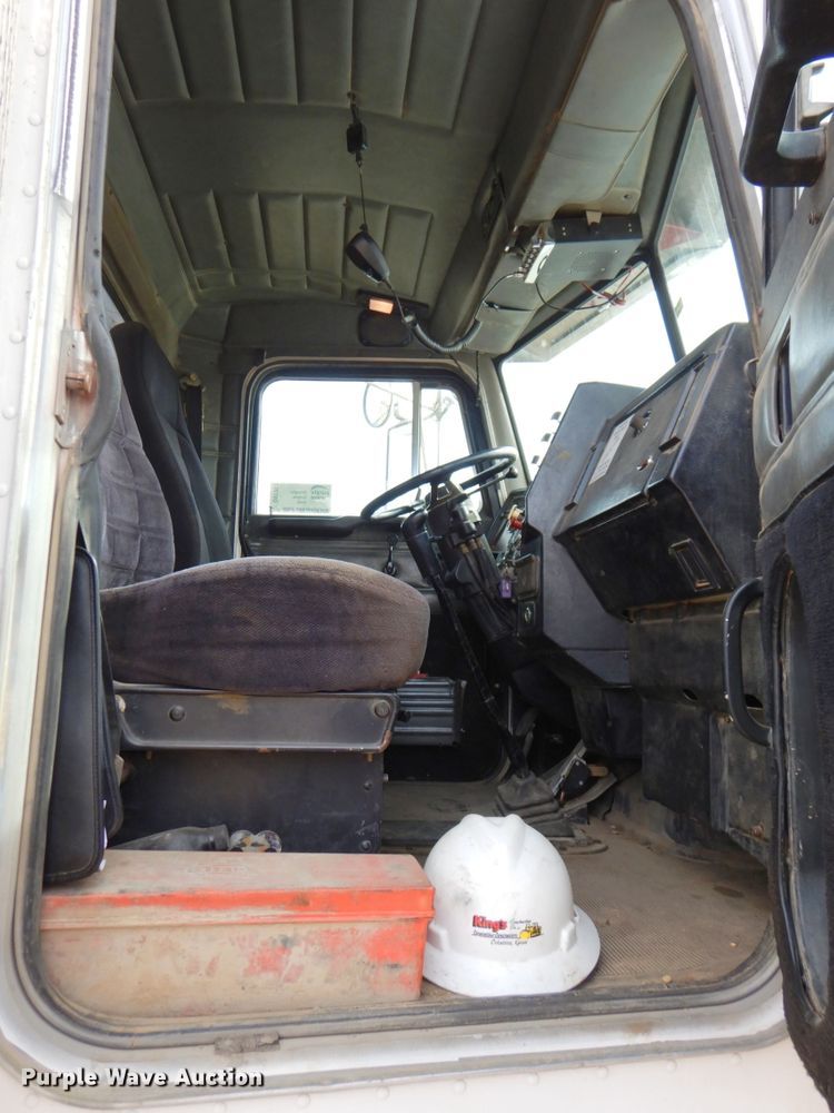 image for item DN1277 1998 Peterbilt 379  semi truck