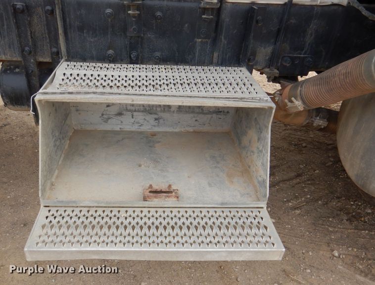 image for item DN1277 1998 Peterbilt 379  semi truck