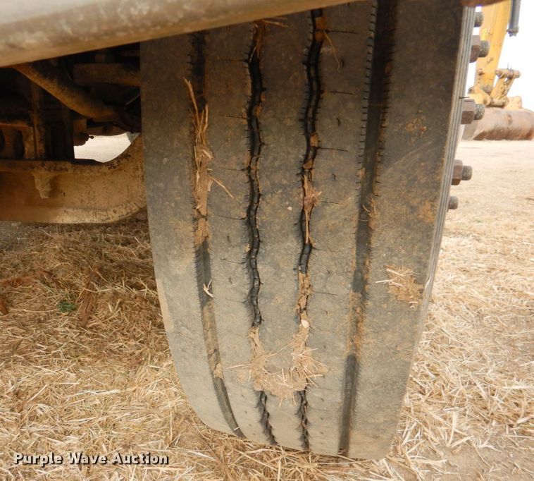 image for item DN1277 1998 Peterbilt 379  semi truck