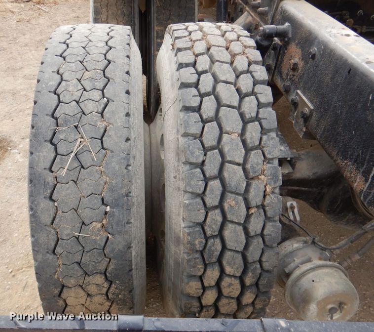 image for item DN1277 1998 Peterbilt 379  semi truck