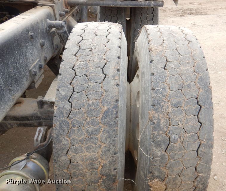 image for item DN1277 1998 Peterbilt 379  semi truck