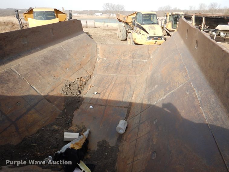 image for item DN1281 2008 Caterpillar 740  haul truck