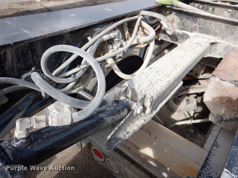 image for item DN1286 2014 Trail King TK110HDB+533  lowboy equipment trailer