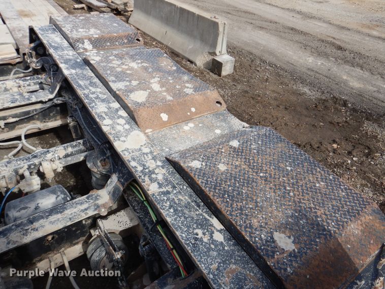 image for item DN1286 2014 Trail King TK110HDB+533  lowboy equipment trailer